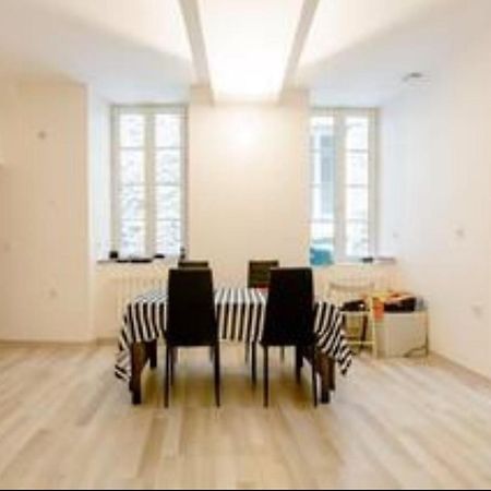 Moonlight Apartment Шамбери Екстериор снимка